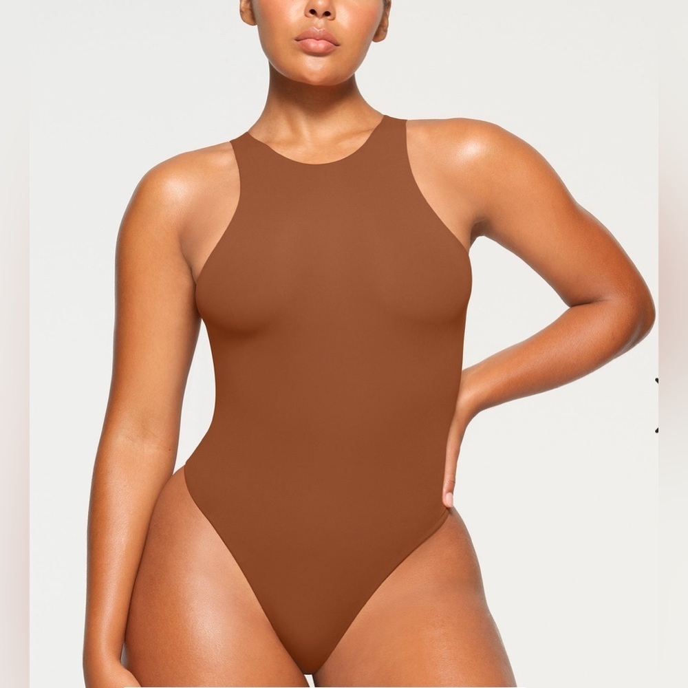 NWT SKIMS FITS‎ EVERYBODY HIGH NECK BODYSUIT, SIZE S